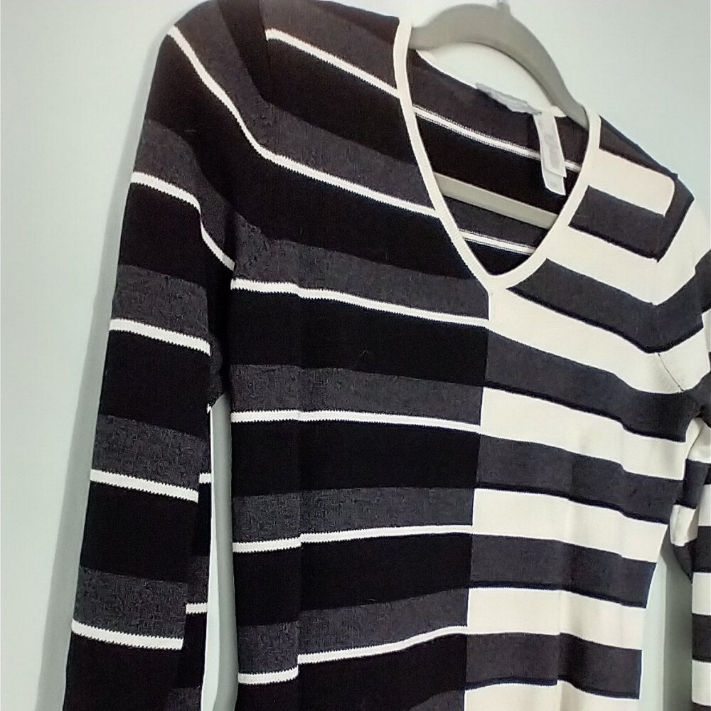 Liz Claiborne Contemporary Stripe Sweater Size S